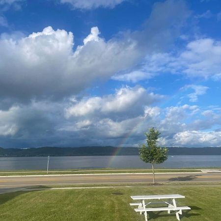 Double Room Lake City Екстериор снимка