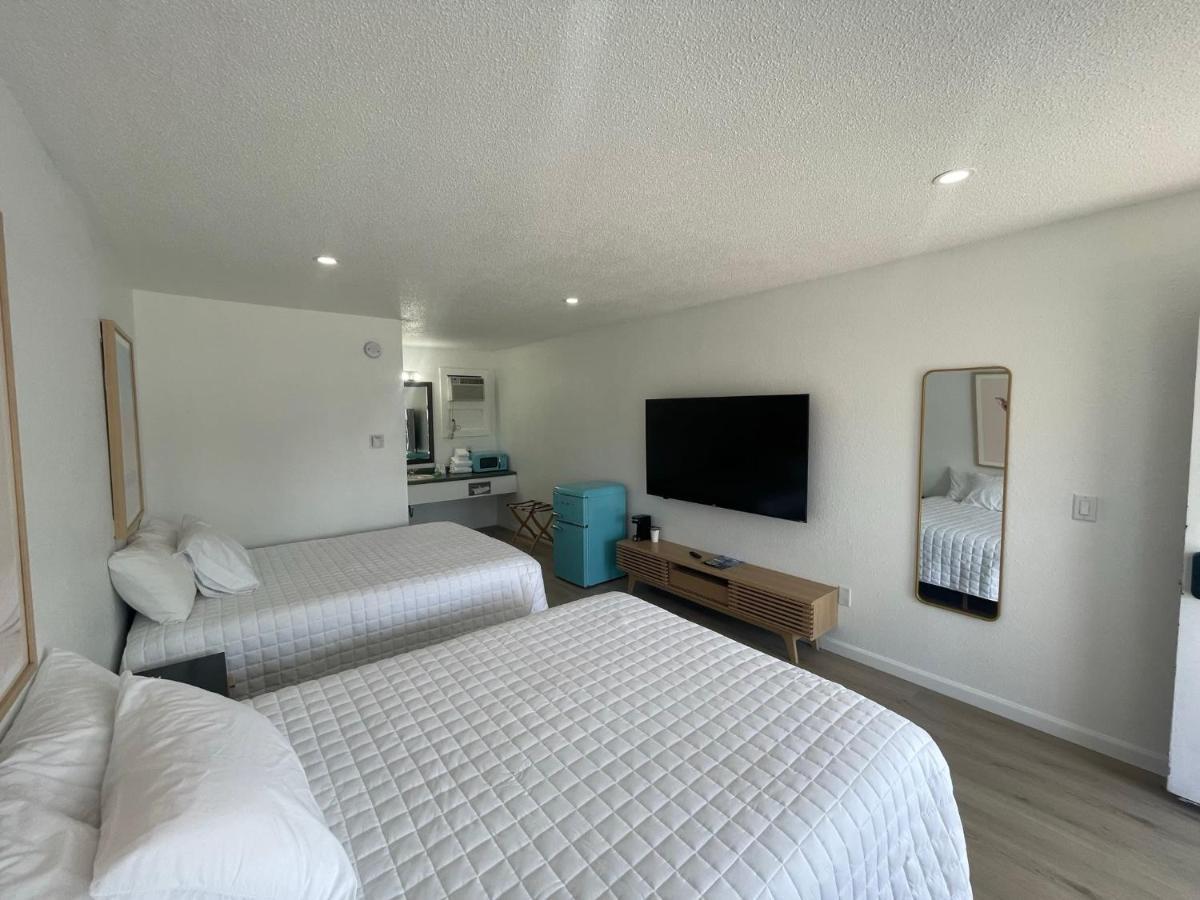 Double Room Lake City Екстериор снимка
