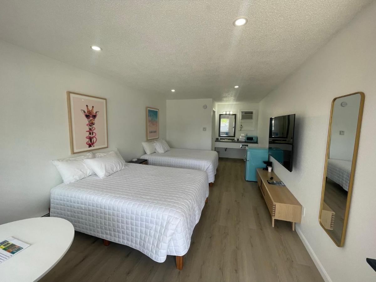 Double Room Lake City Екстериор снимка